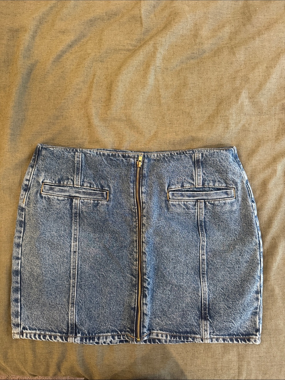 Old Navy denim skirt. NWOT.